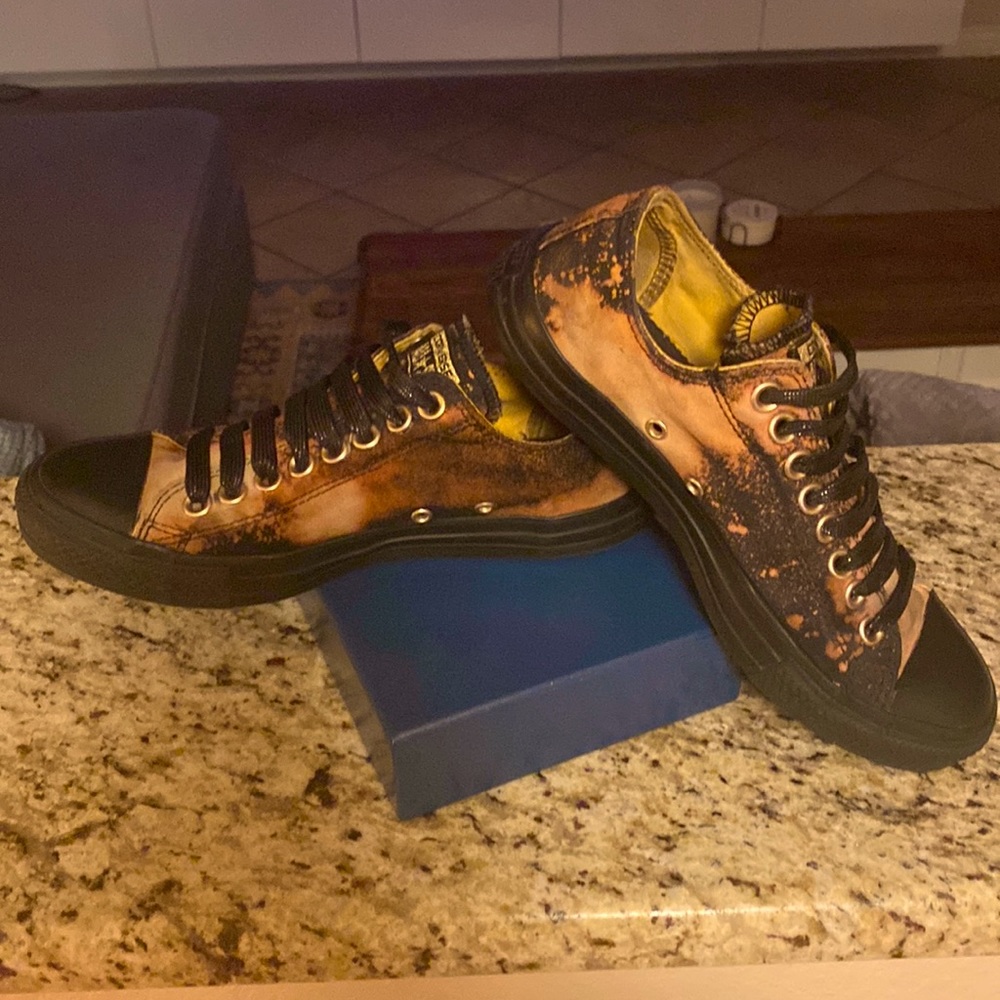 All black AND hand-customized, Converse All⭐️Stars!